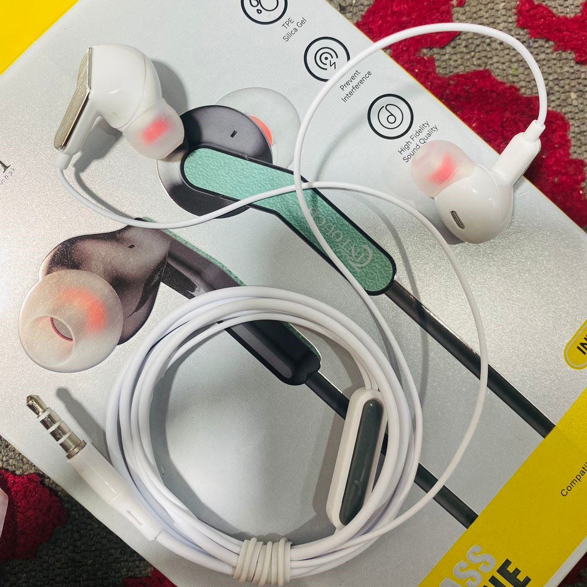 Super Bass INT-28 Earphones – 3.5mm Wired Audio Earbuds